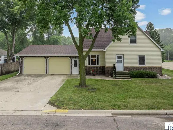 611 S Rice St, Blue Earth, MN 56013