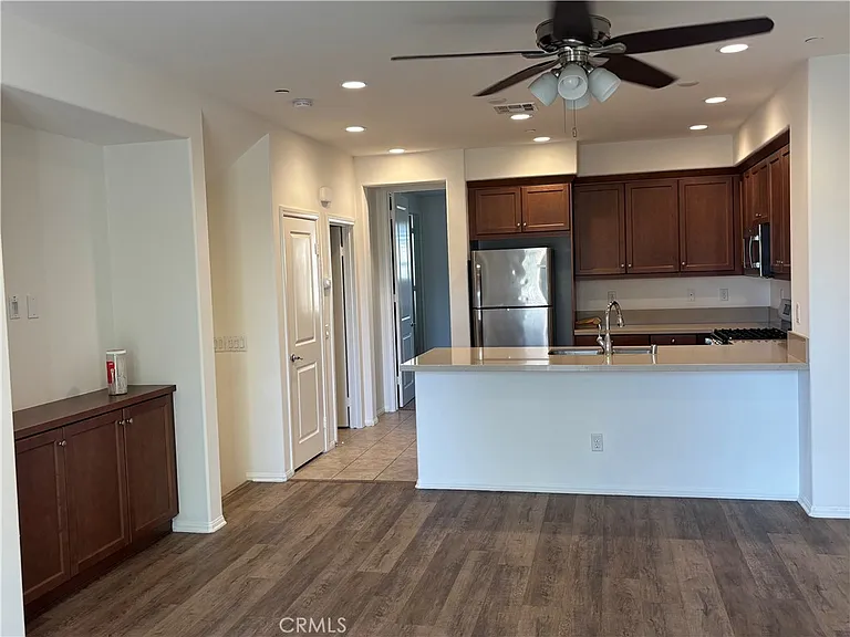 421 Camino Ruiz — Photo 10