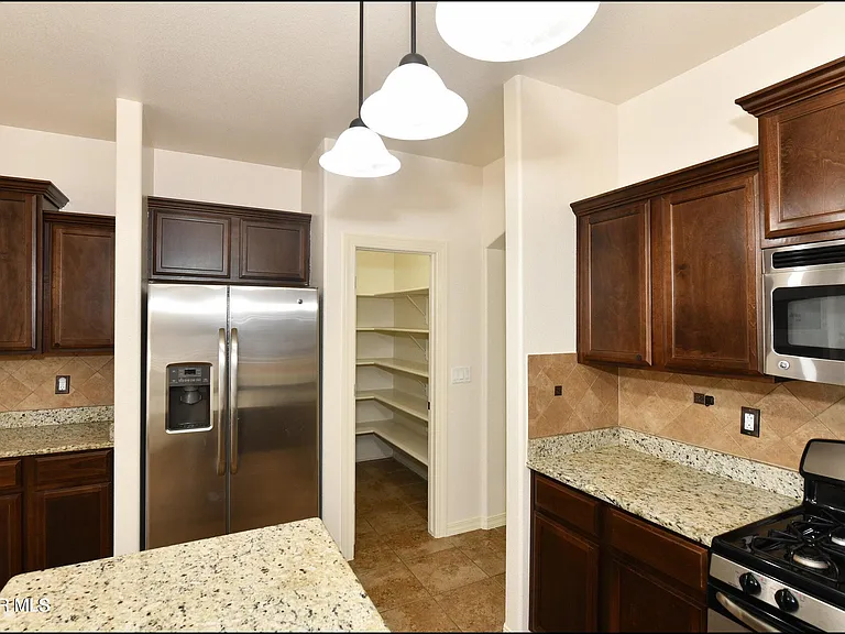 14309 S Cave Ave — Photo 23