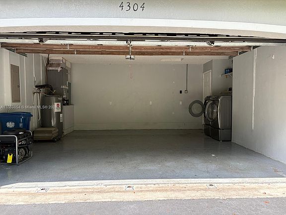 4th image of 4304 Beechwood Cir