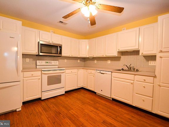 4th image of 2011 Rudy Serra Dr Unit 1D