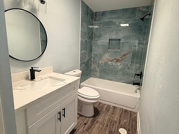 4th image of 928 Postoffice St #8