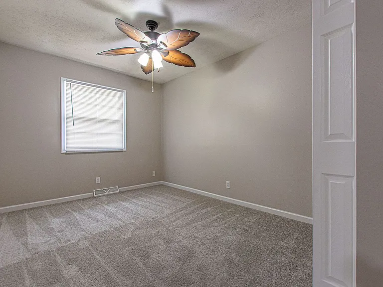 9123 Berry St — Photo 18