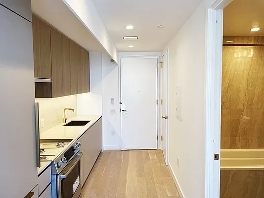 Rented by YouYork Management LLC | media 7