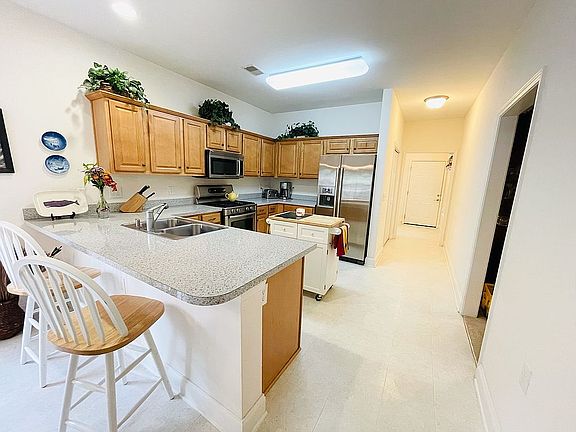 5th image of 240 Wrennewood Ln
