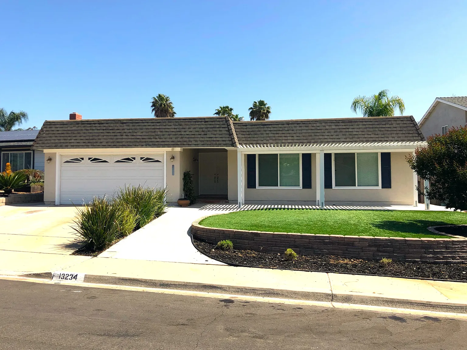 4 bed, 1935 sqft, $4,850 — Photo 1