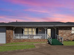 742 Christmas Ln, Claremore, OK 74017