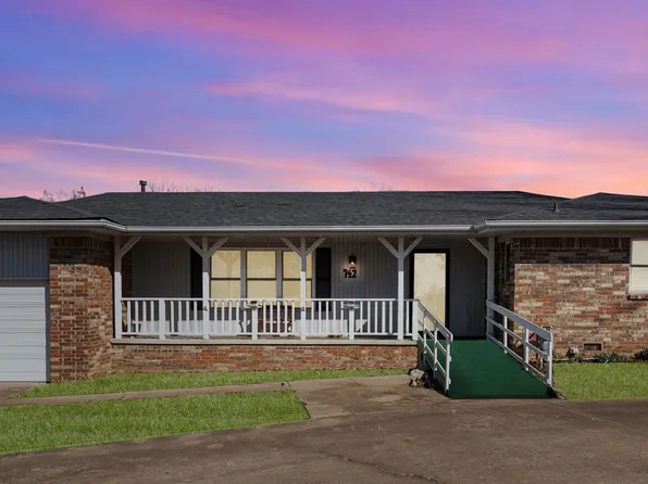 742 Christmas Ln, Claremore, OK 74017