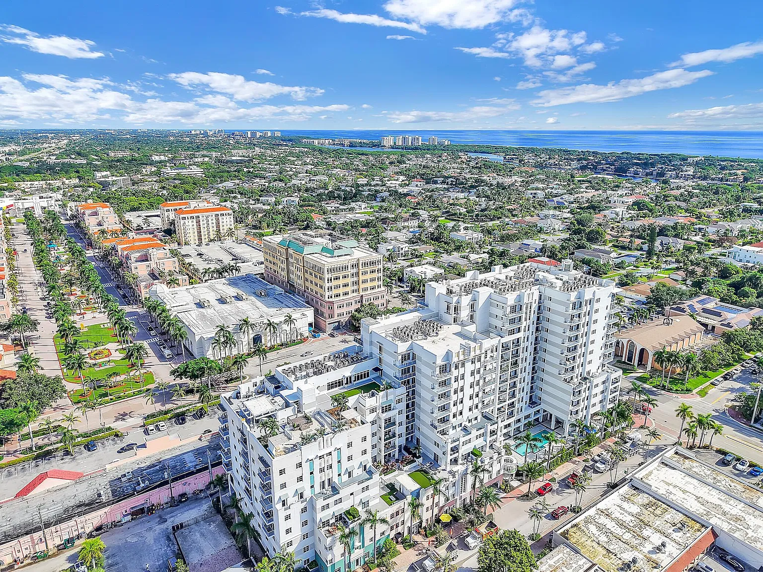 2 bed, 2.5 bath, 1559 sqft, $10,000 — Photo 3