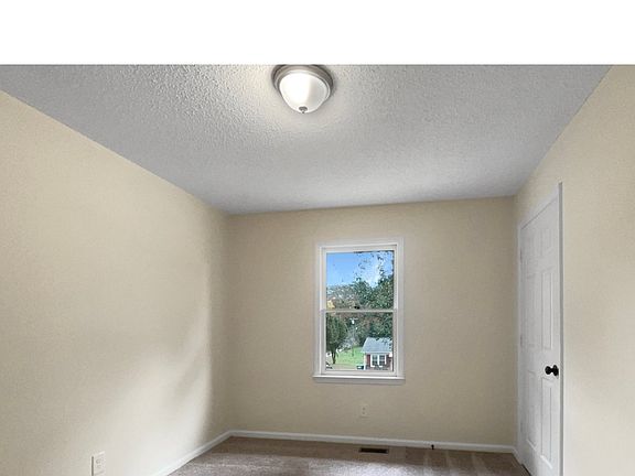 5th image of 303 N 11th St