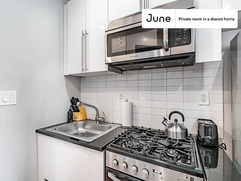 826 9th Ave #B — Photo 9