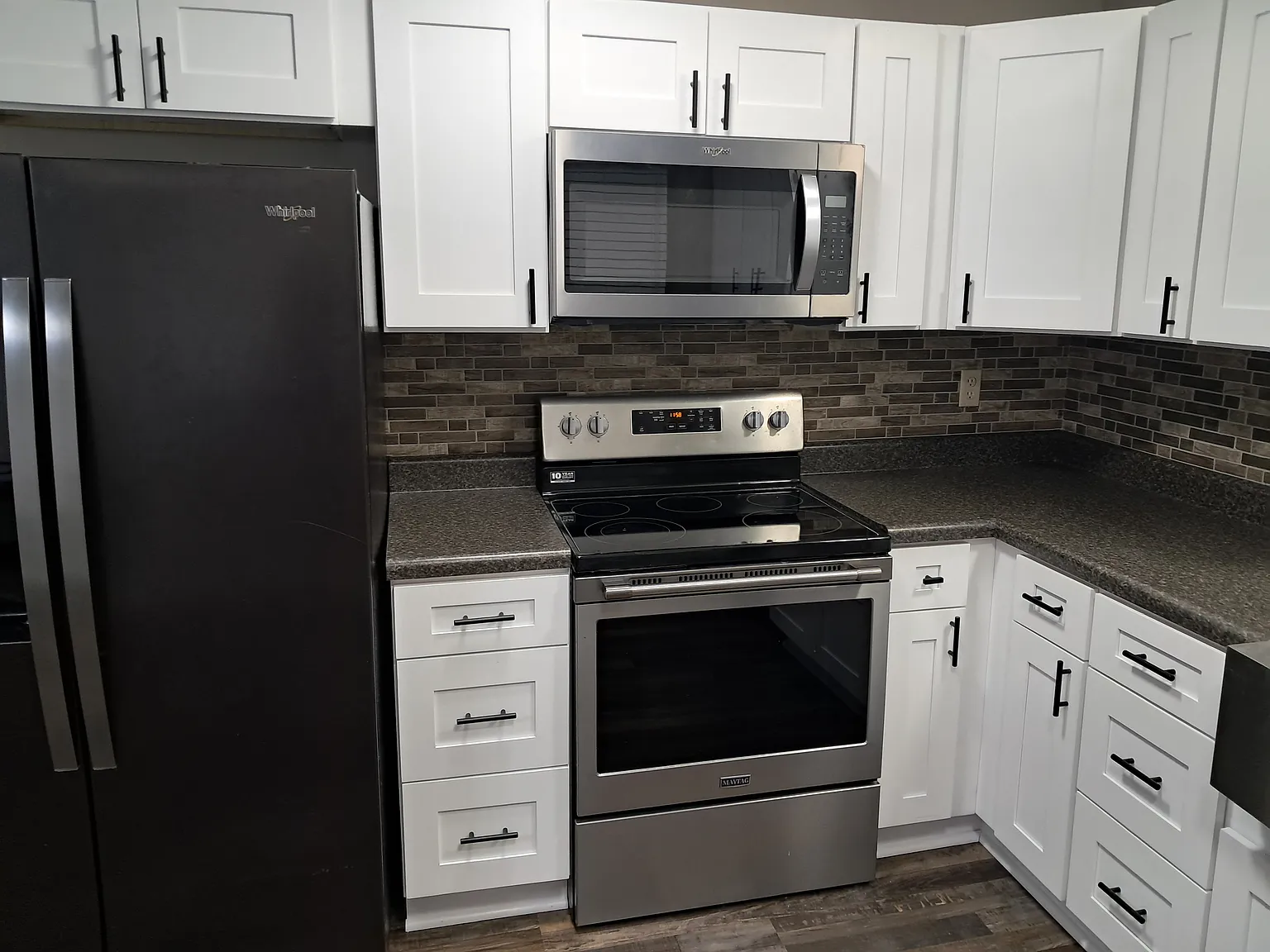 2 bed, 800 sqft, $1,300 — Photo 4