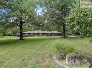 38 Rockwood Dr, Ottawa, KS 66067