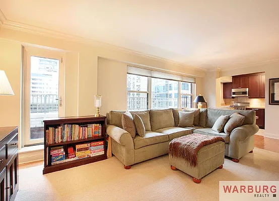 Sold by Warburg | media 8