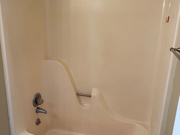 5th image of 2104 W Elm St #2104