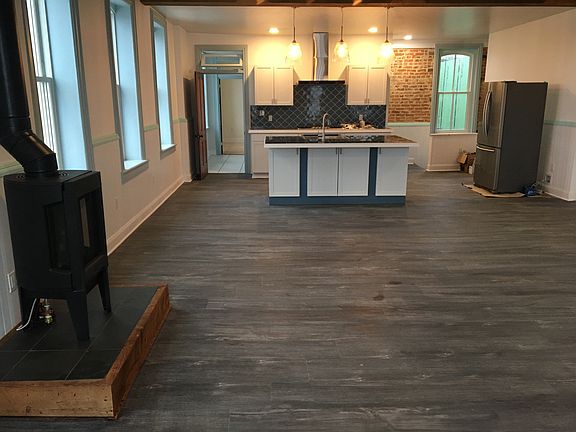 2nd image of 22 N Front St #1
