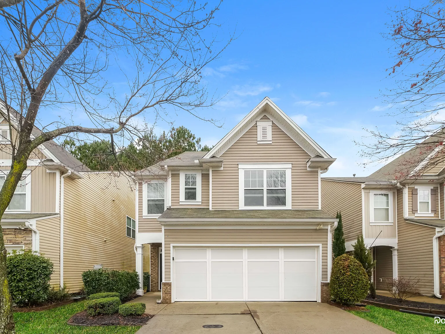 3 bed, 2.5 bath, 1495 sqft, $1,835 — Photo 2