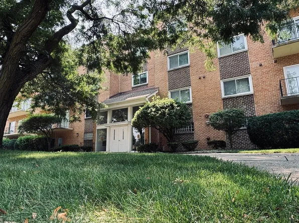 9620 S Komensky Ave APT 208, Oak Lawn, IL 60453