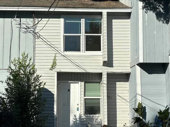 7215 Spanish Trl APT 4, Pensacola, FL 32504