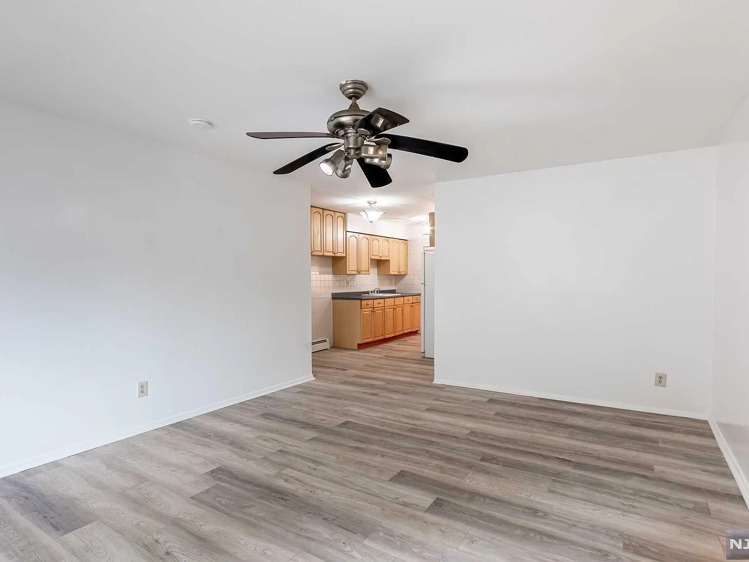 1 bed, 700 sqft, $1,875 — Photo 4