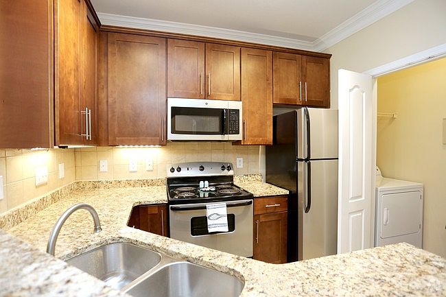 2nd image of 1106 Towne Lake Hts #1106