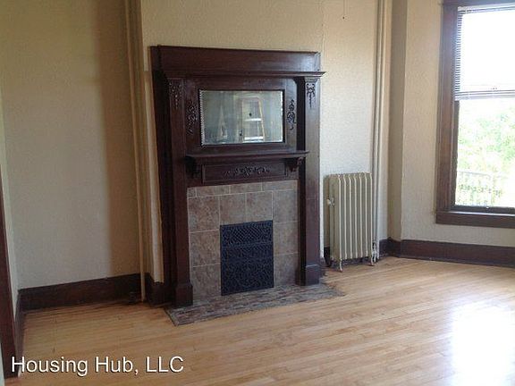 3rd image of 296 Bates Ave APT 6