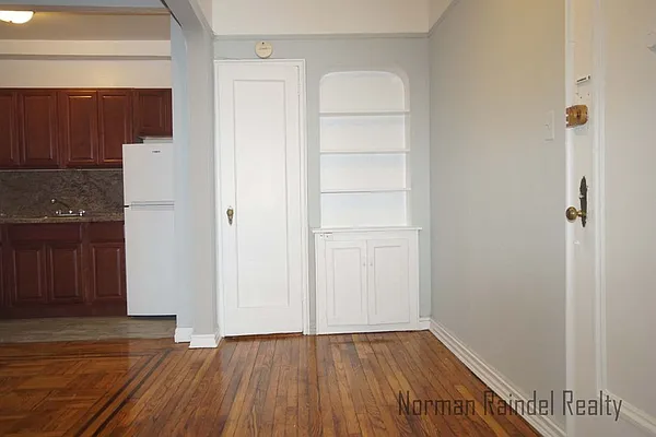 Rented by Norman Raindel, LREB | media 19