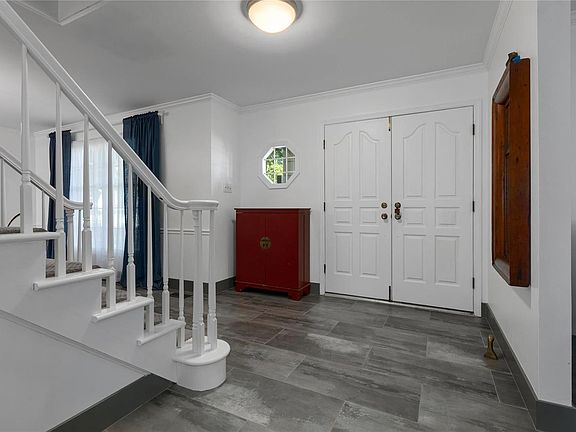 3rd image of 1755 Lochcrest Dr