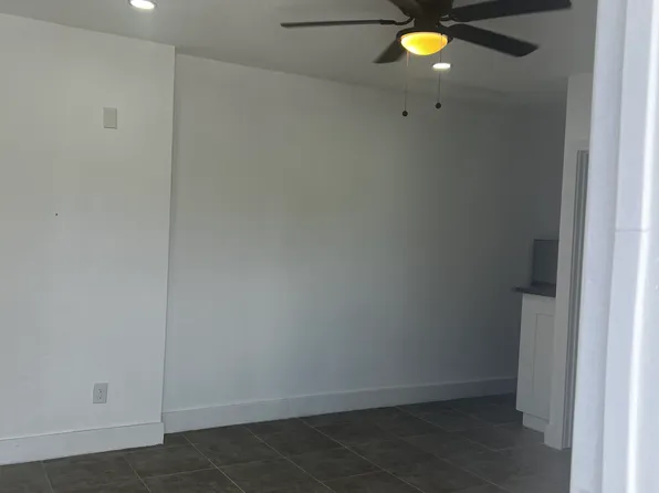5581 White Cap St #3, Las Vegas, NV 89110