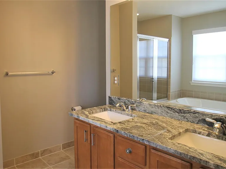 3243 Camden Dr #118 — Photo 24