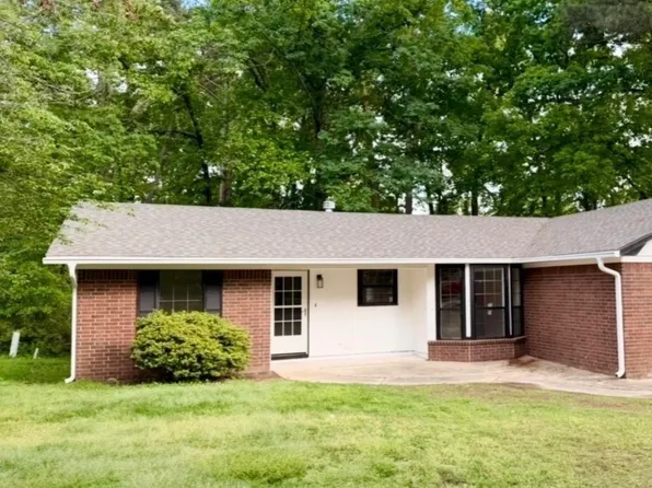 15 Patrick Henry Dr, White Hall, AR 71602
