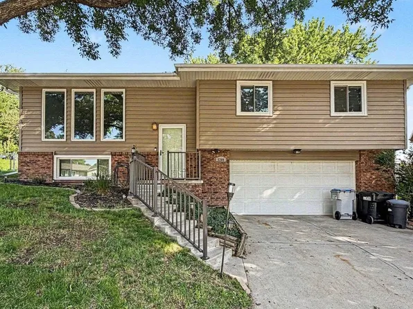 5208 Ascot Cir, Lincoln, NE 68516