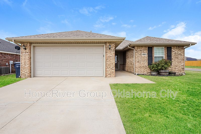 1st image of 4801 Hunter Blvd