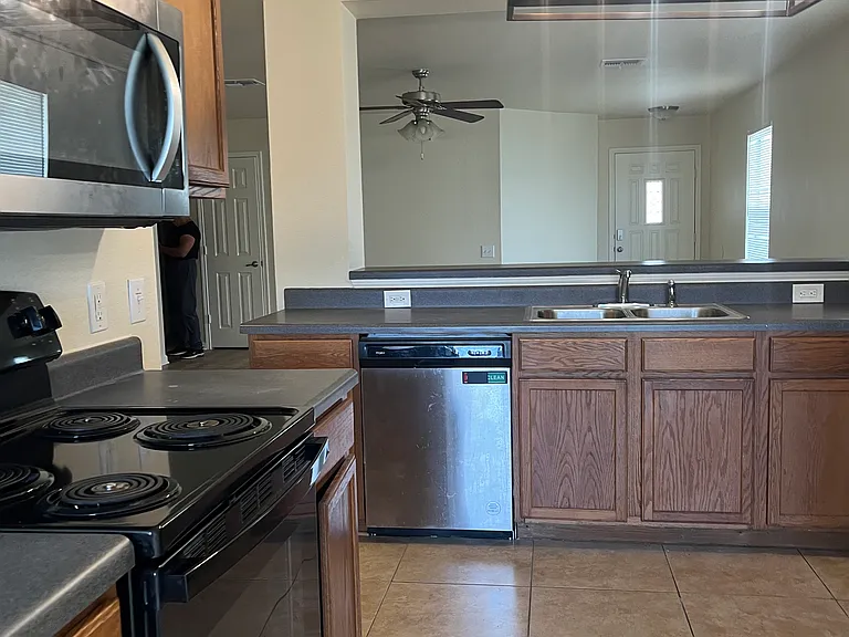 1429 Coriander Dr — Photo 13