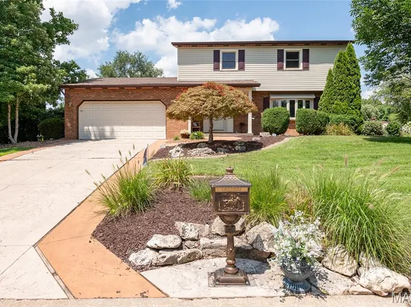 30 Spring Brook Dr, Glen Carbon, IL 62034