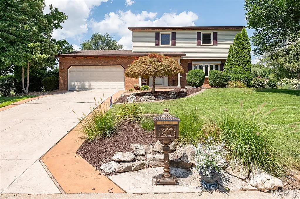30 Spring Brook Dr photo 1