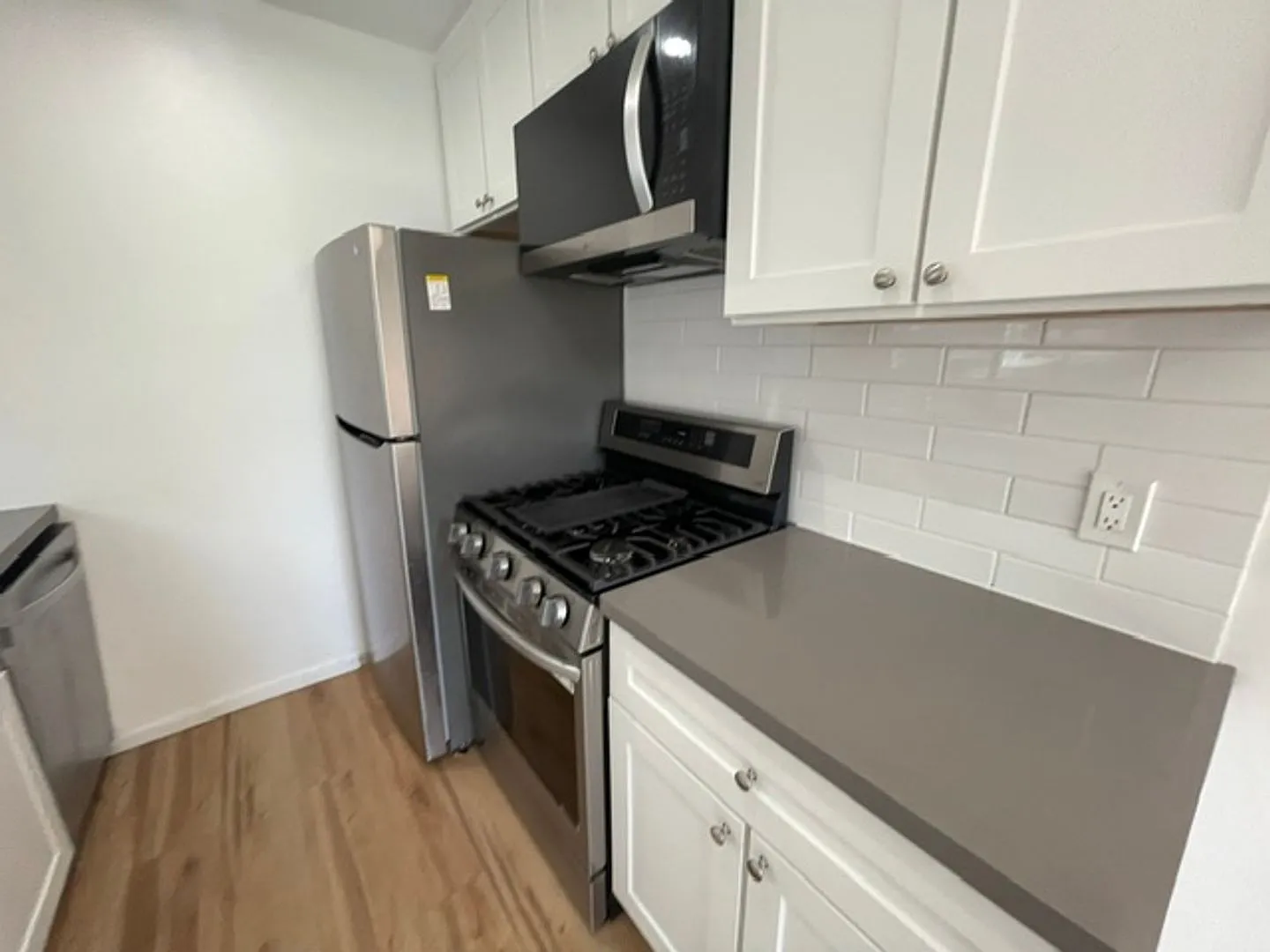 2216 Highland Ave — Photo 2