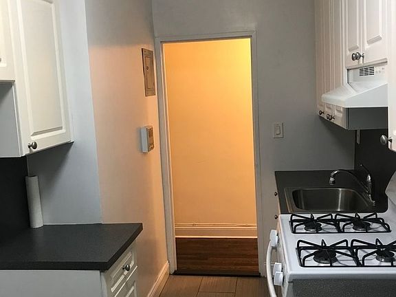 5th image of 8310 118th St APT 2B