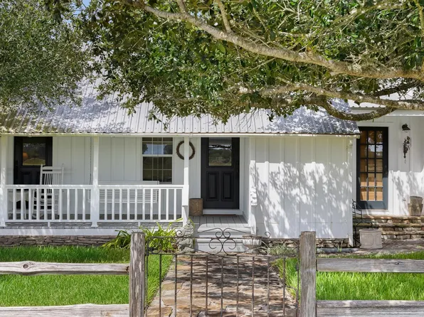 3523 Seidel Rd, High Hill, TX 78956