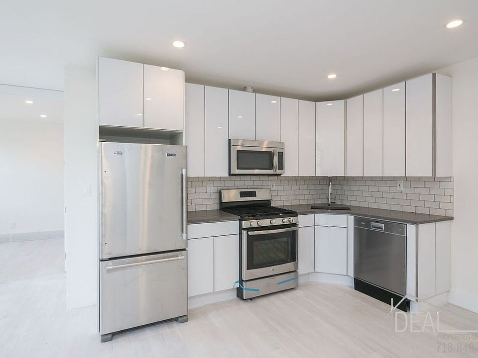 1st image of 220 Kosciuszko St APT 2B