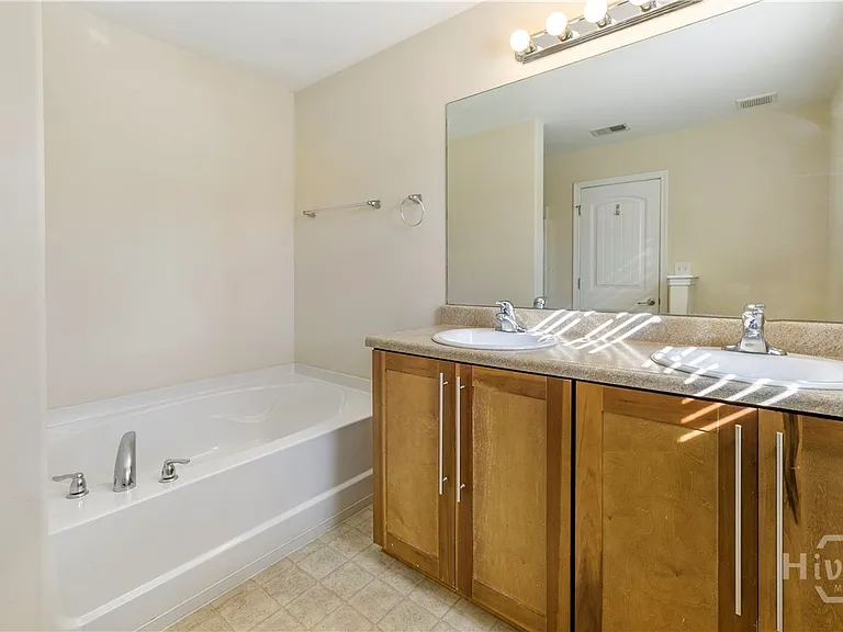 116 Ventura Pl — Photo 18