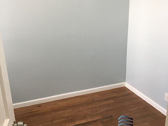 2nd image of 3043 12th St APT 2R