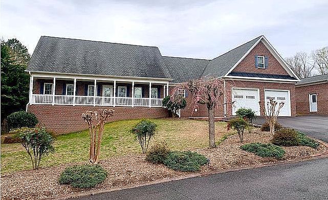 1st image of 195 Sanford Dr