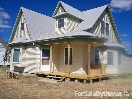 Restored 1907 House : New Insulation, windows, sideing, wireing, 2 new bathrooms, and much more