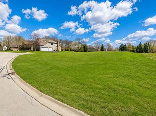 699 Greenfield Rd, Sugar Grove, IL 60554