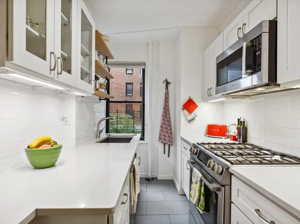 60 Park Terrace West image 5 of 19