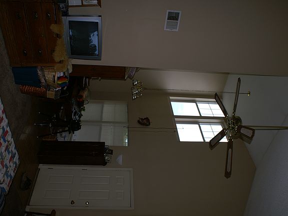 4th image of 680 Circle Pine Dr #B