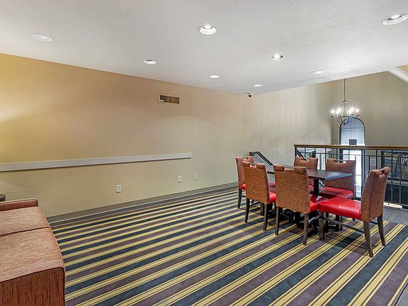 Lobby and Guest Check-in