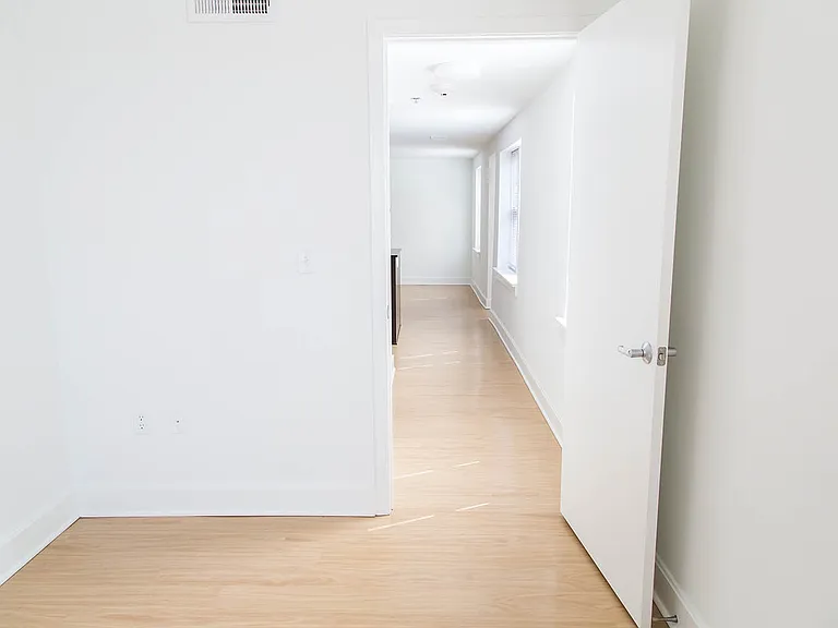 Ambassador — Photo 222