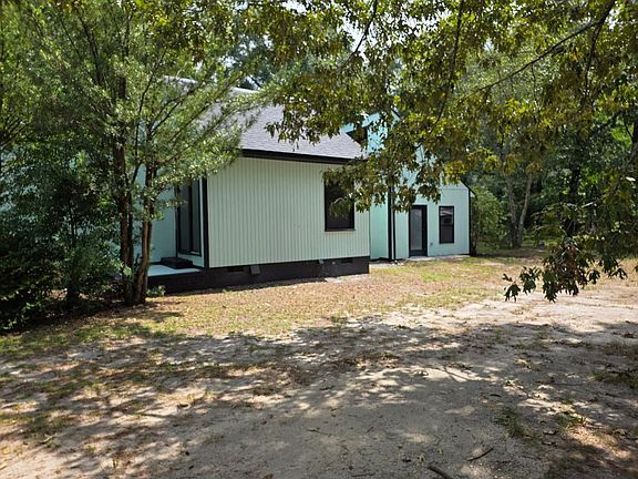 4th image of 2824 W Black Creek Rd